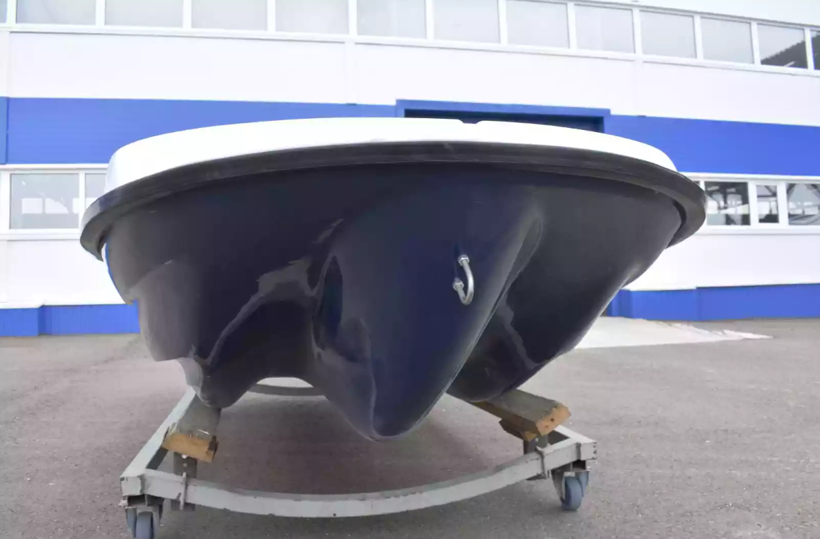 Стеклопластиковая лодка Пингвин New (тримаран) в Мурманске