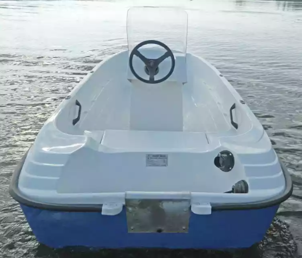 Стеклопластиковая лодка Пингвин с консолью (тримаран) в Мурманске