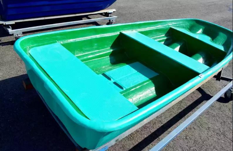 Стеклопластиковая лодка Старт (тримаран) в Мурманске