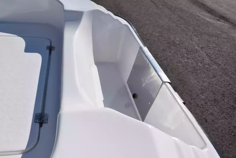 Стеклопластиковая лодка Пингвин (тримаран) в Мурманске