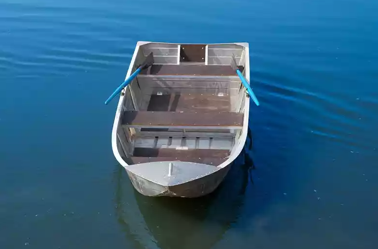 Алюминиевая лодка Вятка-Профи 32 в Мурманске