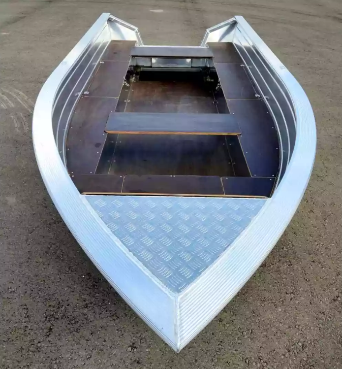 Алюминиевая лодка Неман-400 в Мурманске