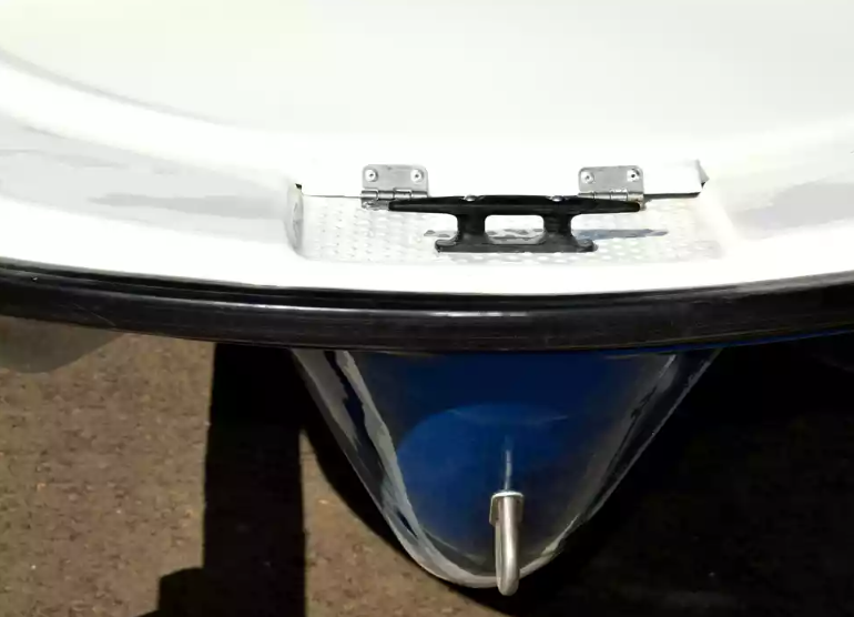 Стеклопластиковая лодка Пингвин с консолью (тримаран) в Мурманске