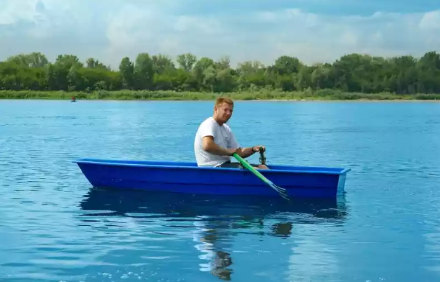 Стеклопластиковая лодка Малютка в Мурманске