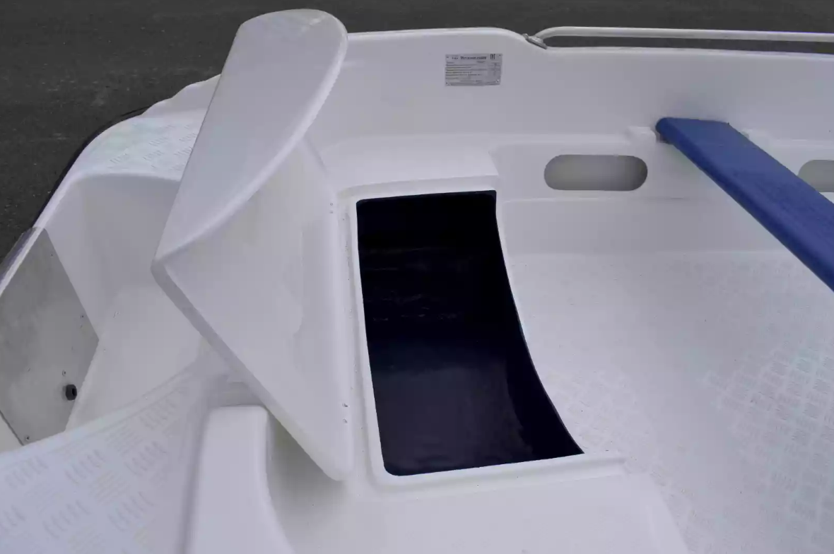 Стеклопластиковая лодка Пингвин New (тримаран) в Мурманске