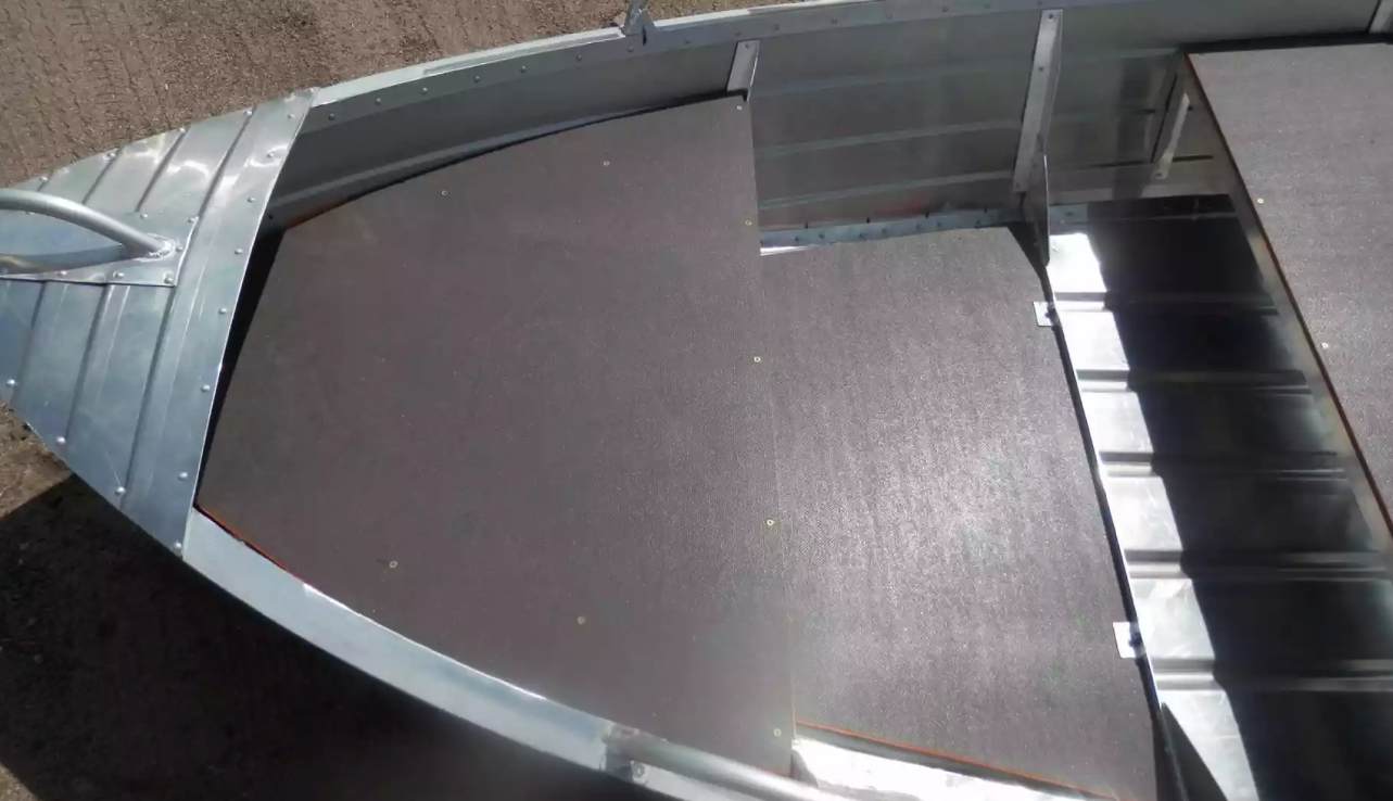 Алюминиевая лодка Вятка-Профи 32 в Мурманске