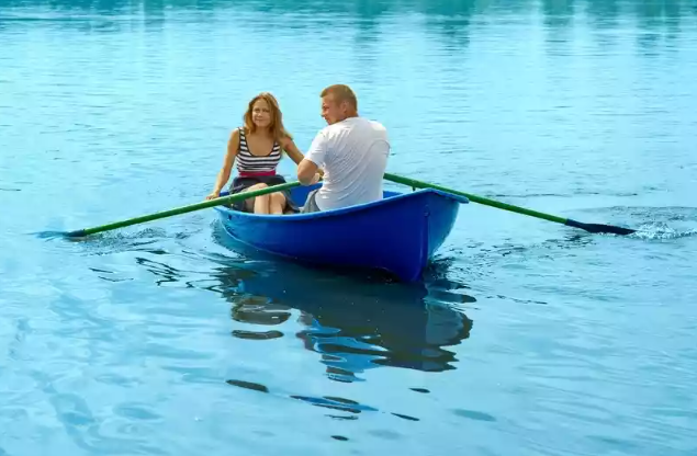 Стеклопластиковая лодка Дельфин в Мурманске