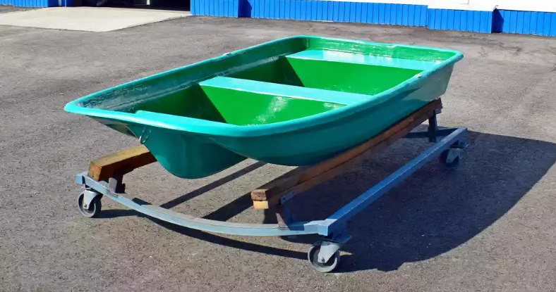 Стеклопластиковая лодка Старт (тримаран) в Мурманске