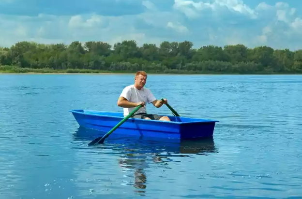 Стеклопластиковая лодка Малютка в Мурманске