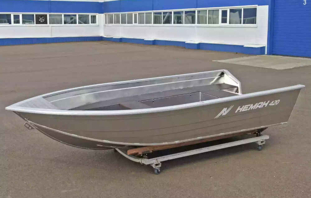 Алюминиевая лодка  Неман-420 в Мурманске