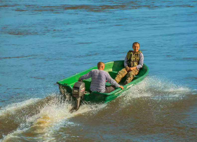Стеклопластиковая лодка Neman-340 (тримаран) в Мурманске