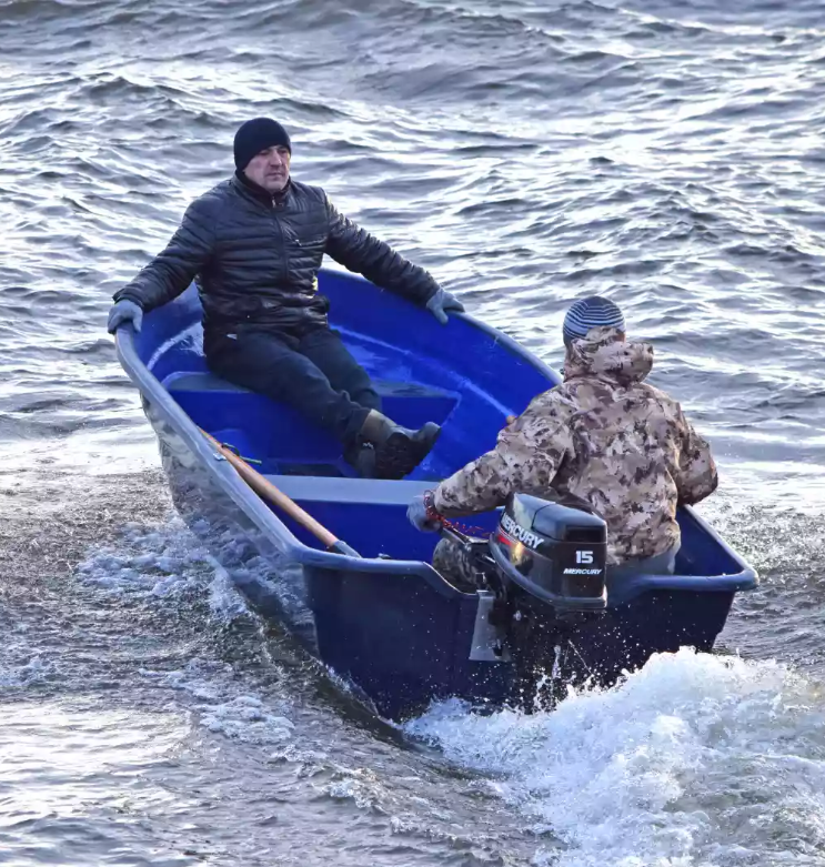 Стеклопластиковая лодка Neman-340 (тримаран) в Мурманске