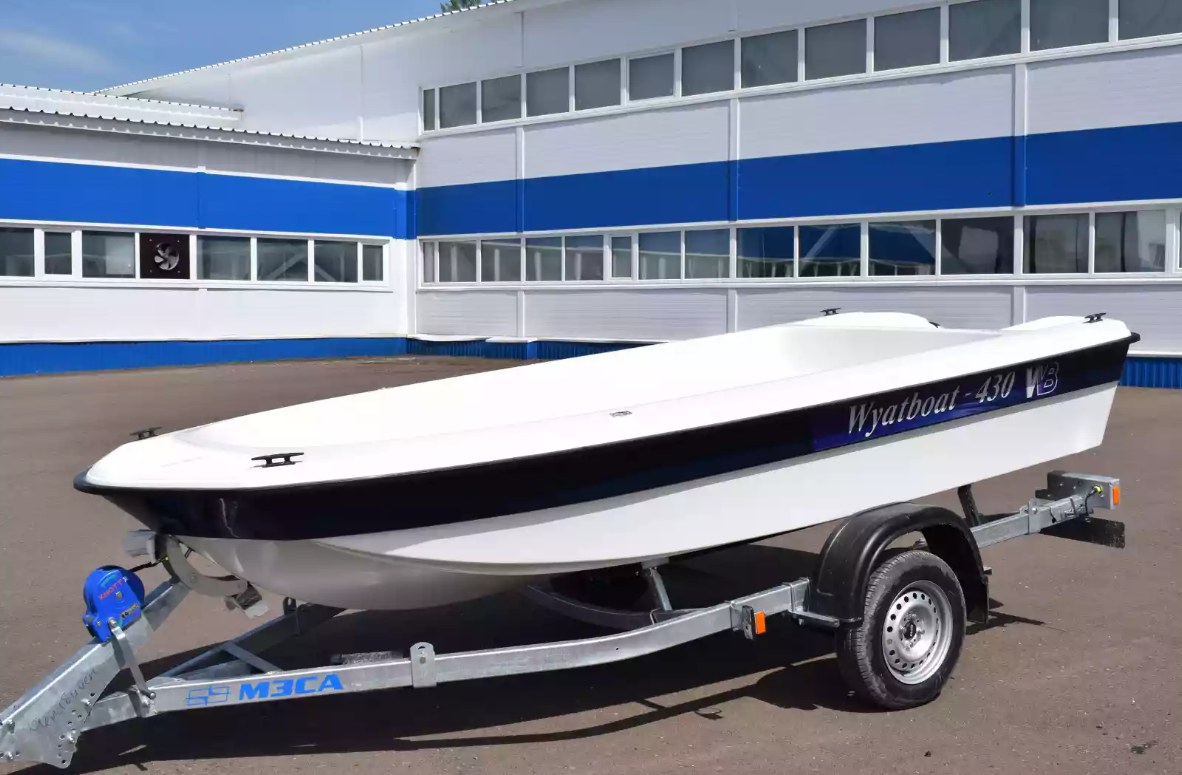 Стеклопластиковая лодка Wyatboat 430 тримаран в Мурманске