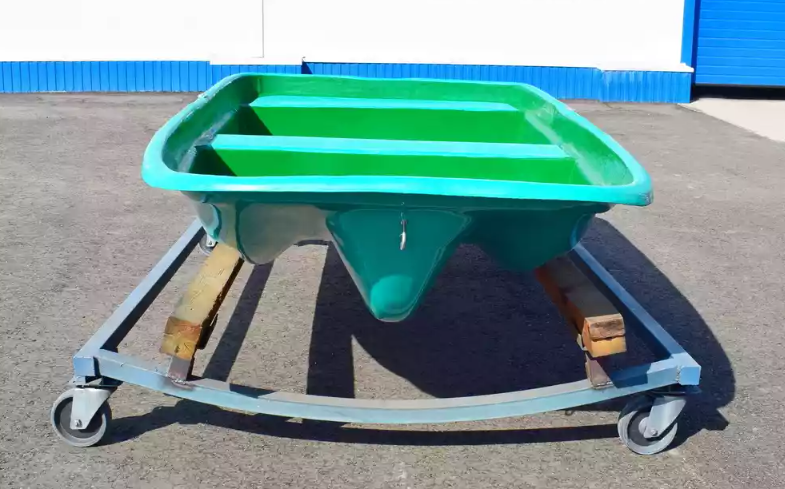 Стеклопластиковая лодка Старт (тримаран) в Мурманске