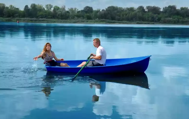 Стеклопластиковая лодка Дельфин в Мурманске