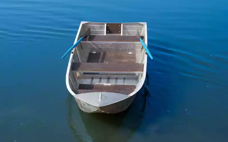 Алюминиевая лодка Вятка-Профи 37 в Мурманске