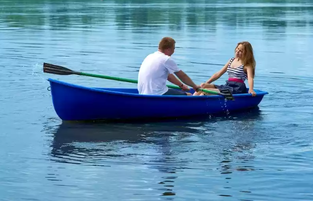 Стеклопластиковая лодка Дельфин в Мурманске