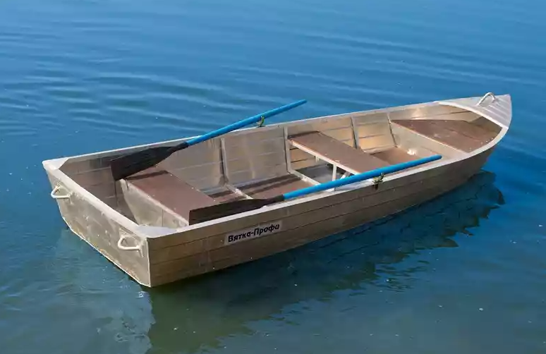 Алюминиевая лодка Вятка-Профи 32 в Мурманске