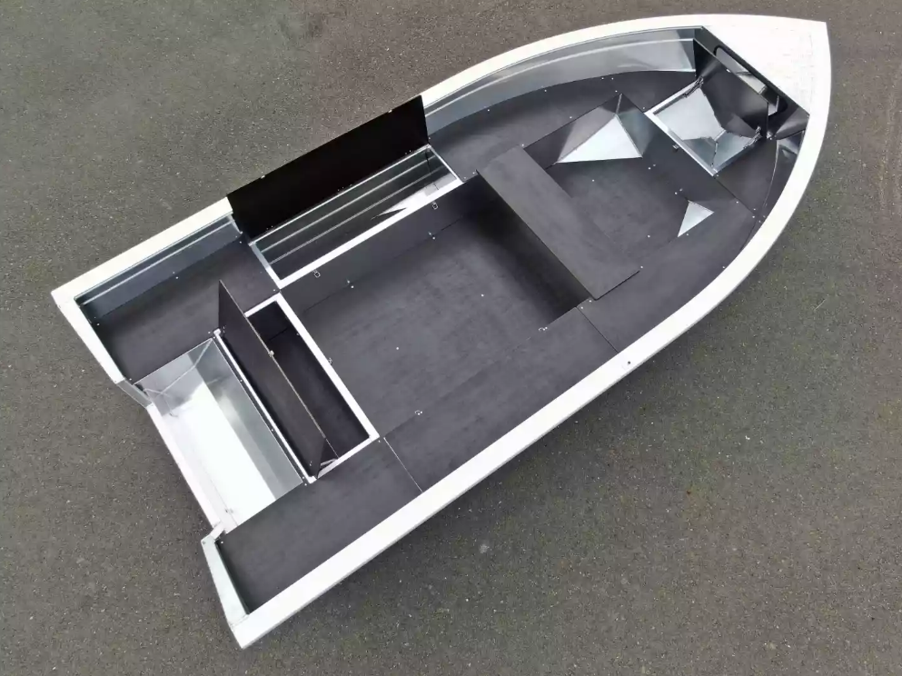 Алюминиевая лодка  Неман-420 в Мурманске