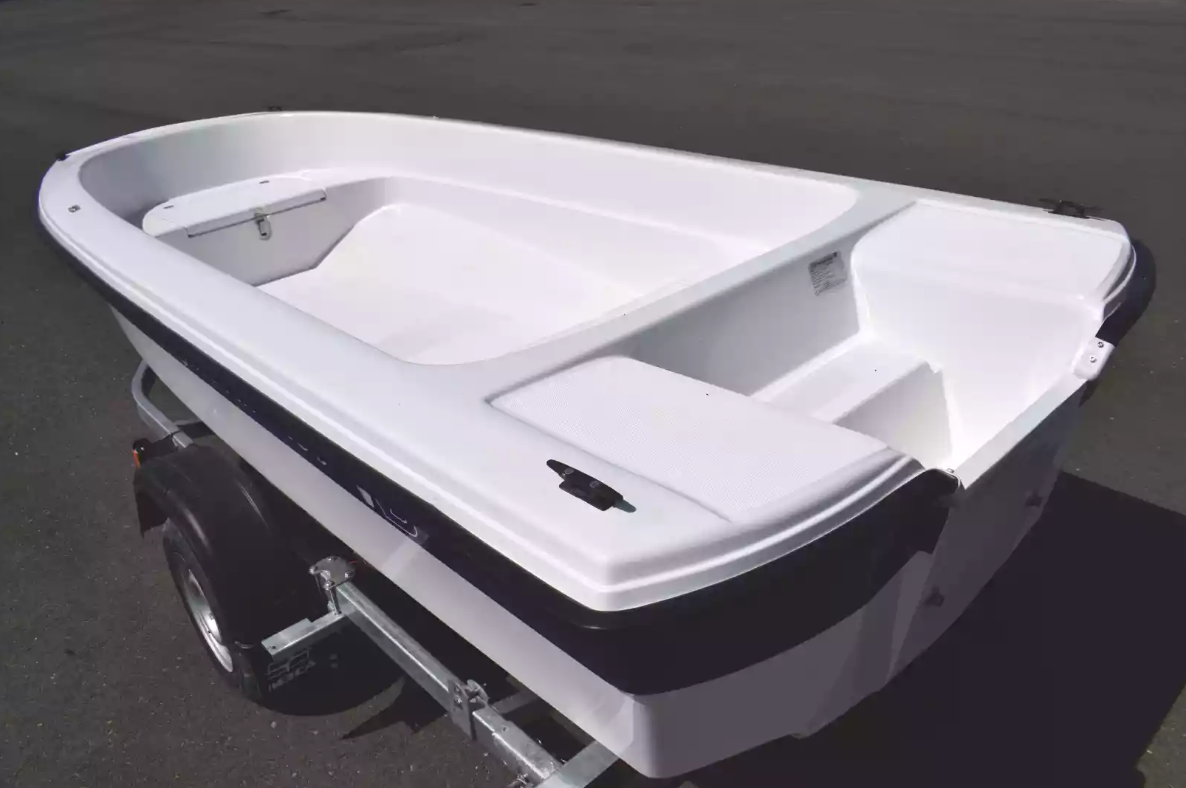 Стеклопластиковая лодка Wyatboat 430 тримаран в Мурманске