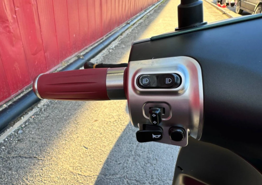 Скутер PROMAX Miami 240 (49) в Мурманске