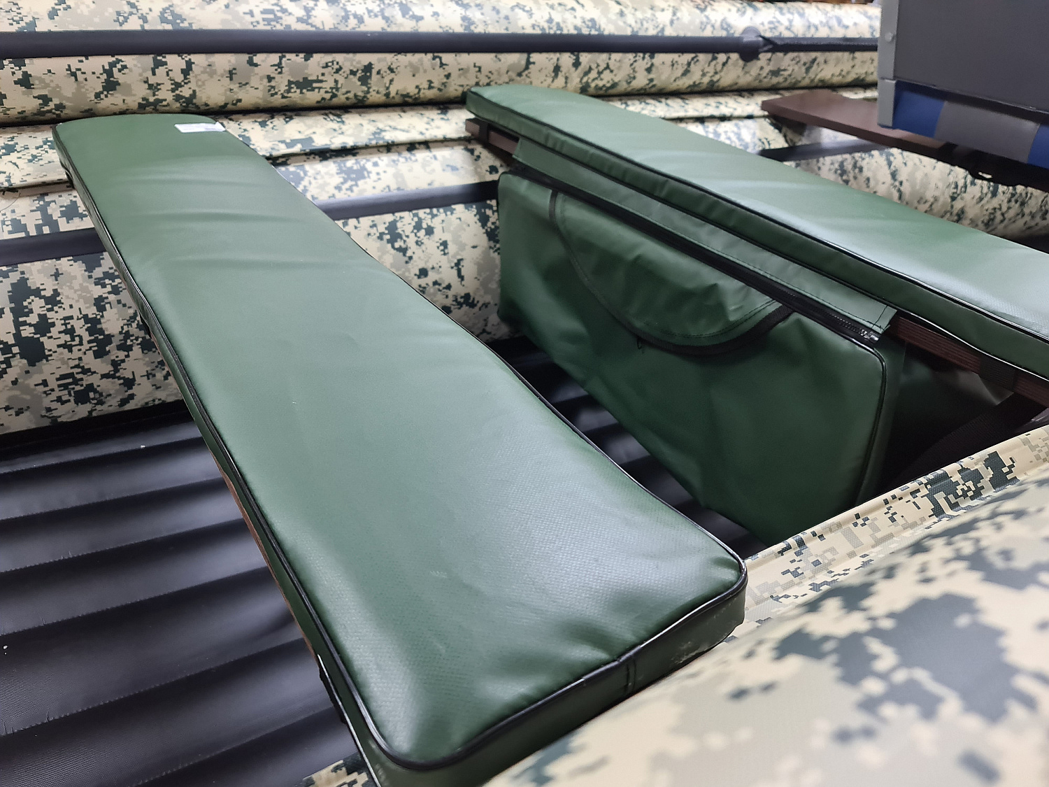 КОМПЛЕКТ МЯГКИХ НАКЛАДОК С СУМКОЙ ДЛЯ ЛОДОК 110Х20 ЗЕЛЕНЫЙ в Мурманске